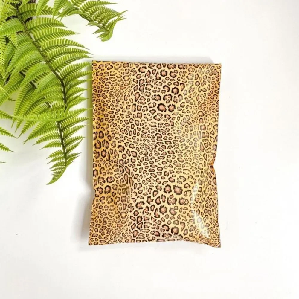 20- 6 x 9 Leopard Print Poly Mailers